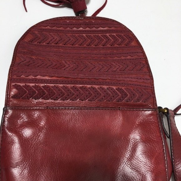 Fossil Emi Saddle Crossbody Leather Bag in Maroon - Picture 4 of 16